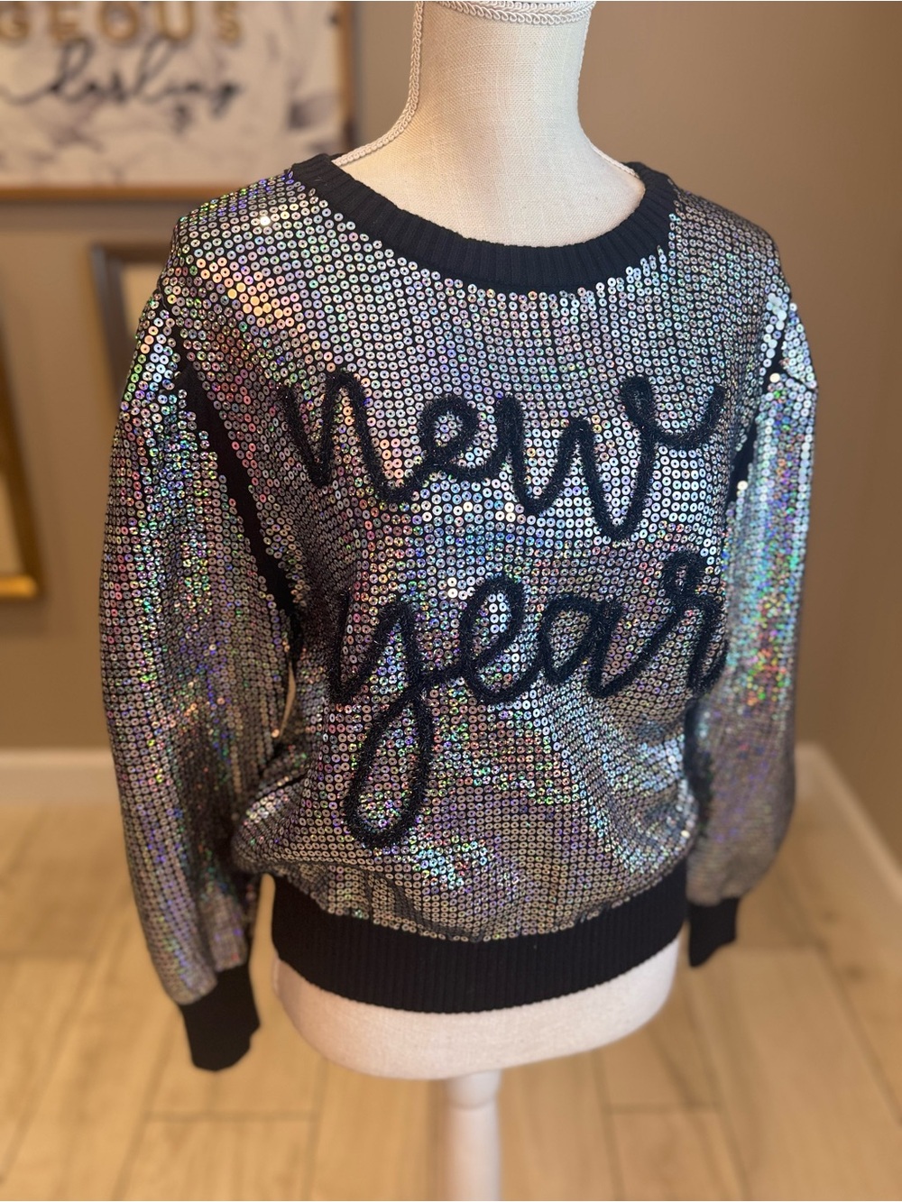 New! QUEEN OF SPARKLES Iridescent Sequin New Year Same Queen Crewneck Sweater